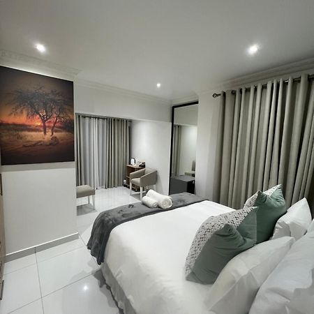 Elilo Bed And Breakfast Уолфиш Бей Екстериор снимка