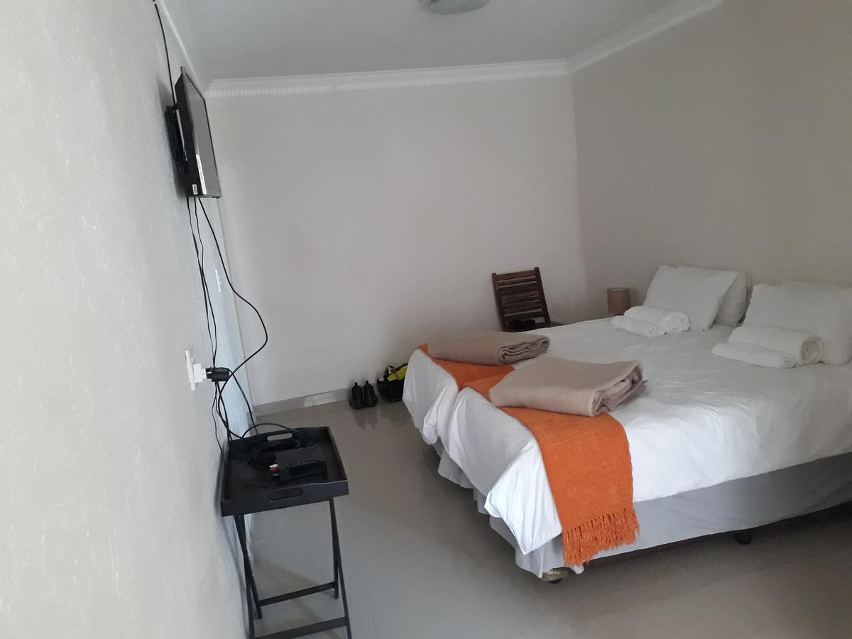 Elilo Bed And Breakfast Уолфиш Бей Екстериор снимка