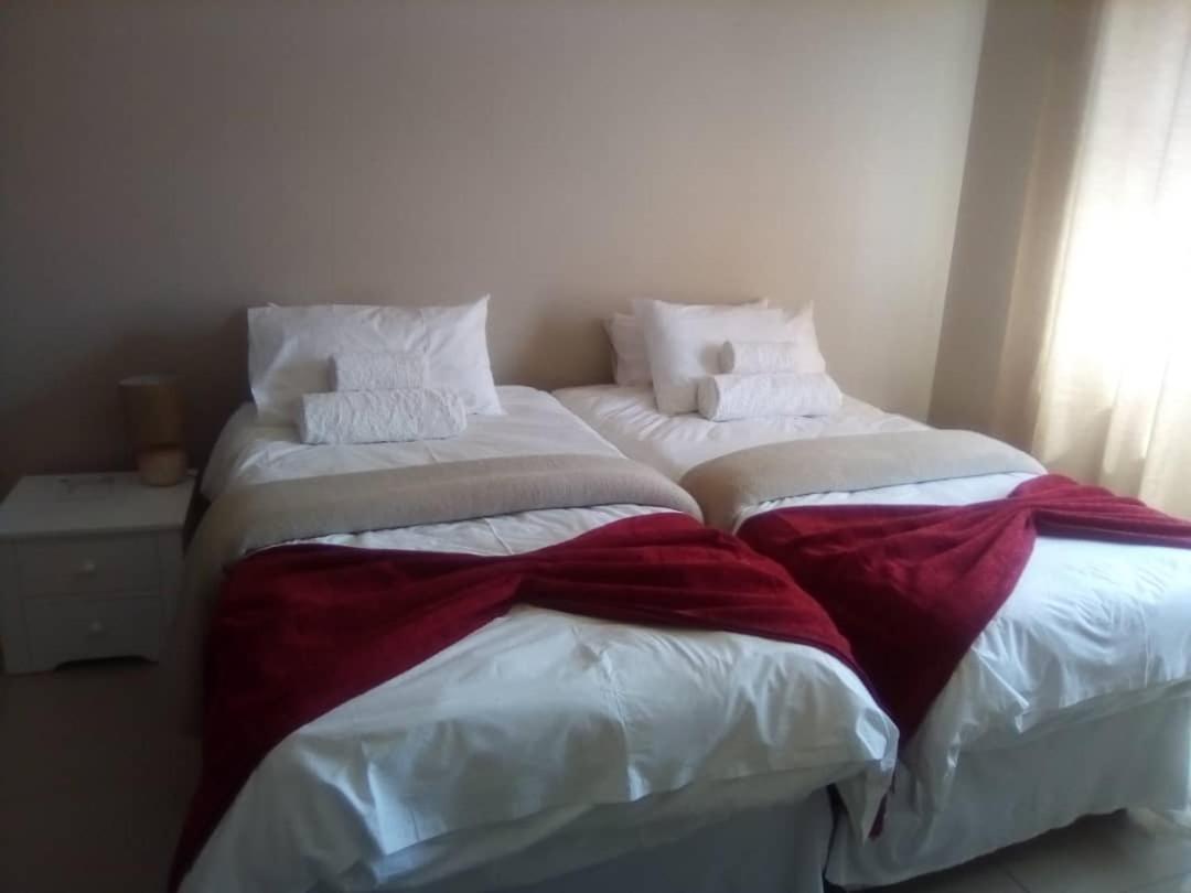 Elilo Bed And Breakfast Уолфиш Бей Екстериор снимка